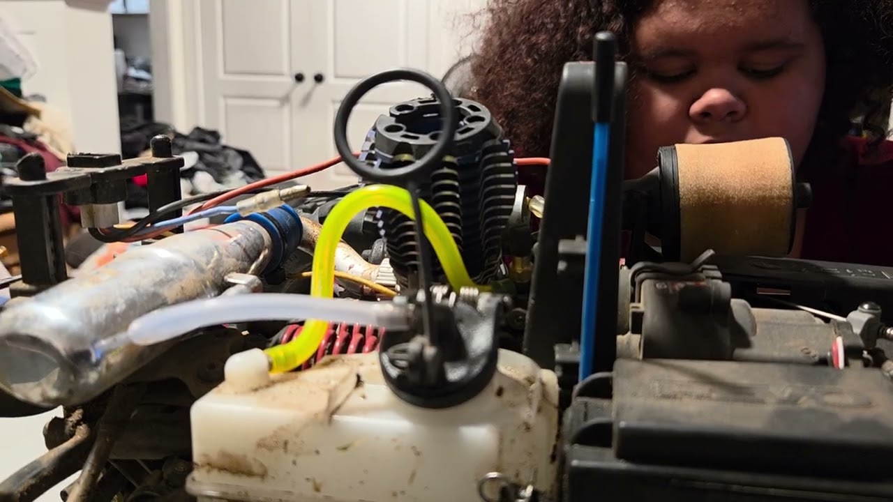 Nitro cleaning our traxxas Tmaxx and revo rc's 