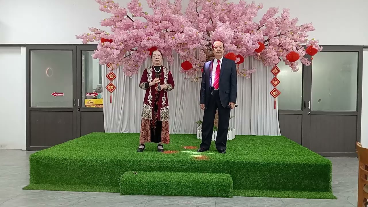 Câu lạc bộ yêu ca hát xuân hòa khai xuân 