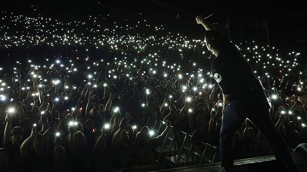 Ben Burnley Taking Care of His Audience