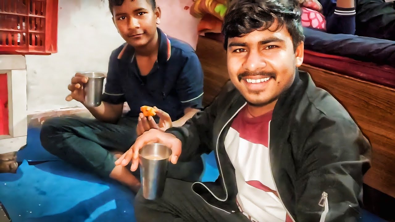 आज बारिश हुई इसीलिए मैं घर पर पकोड़े बनवा नानी से || Aaj Nani se banvae ghar per pakaude 🥰🥰🥰🥰