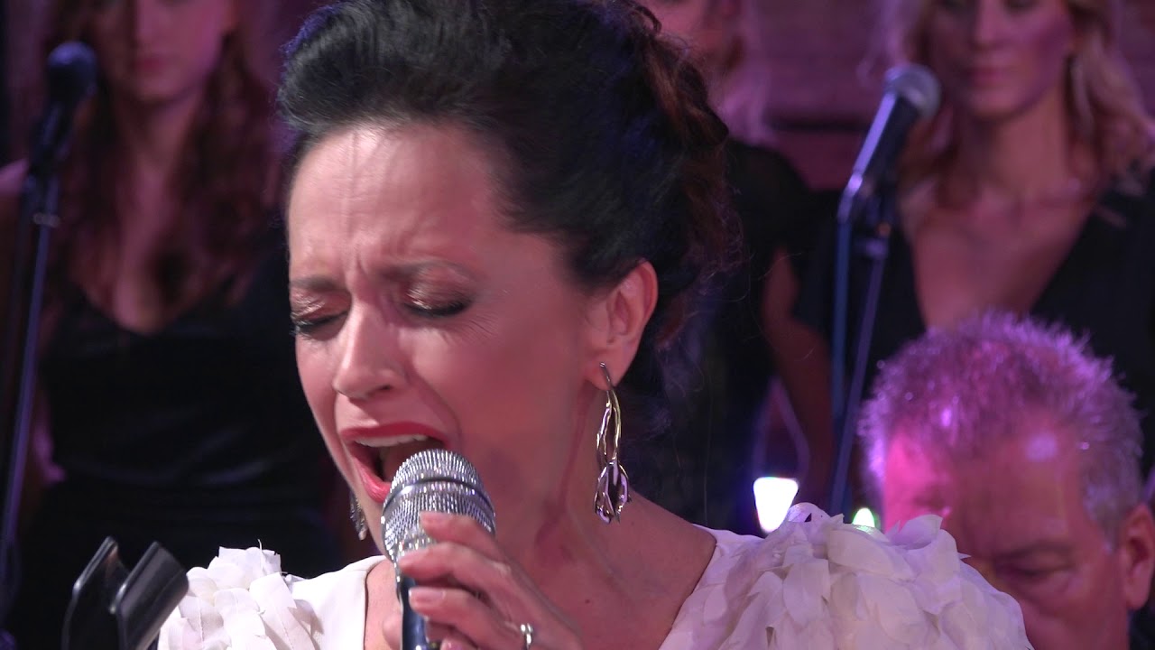 LUCIE BÍLÁ Bílé Vánoce- Marie, zda víš/ Živáááák Rádia Impuls