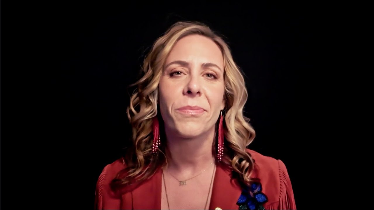Amanda Rheaume - Unforgettable (Official)