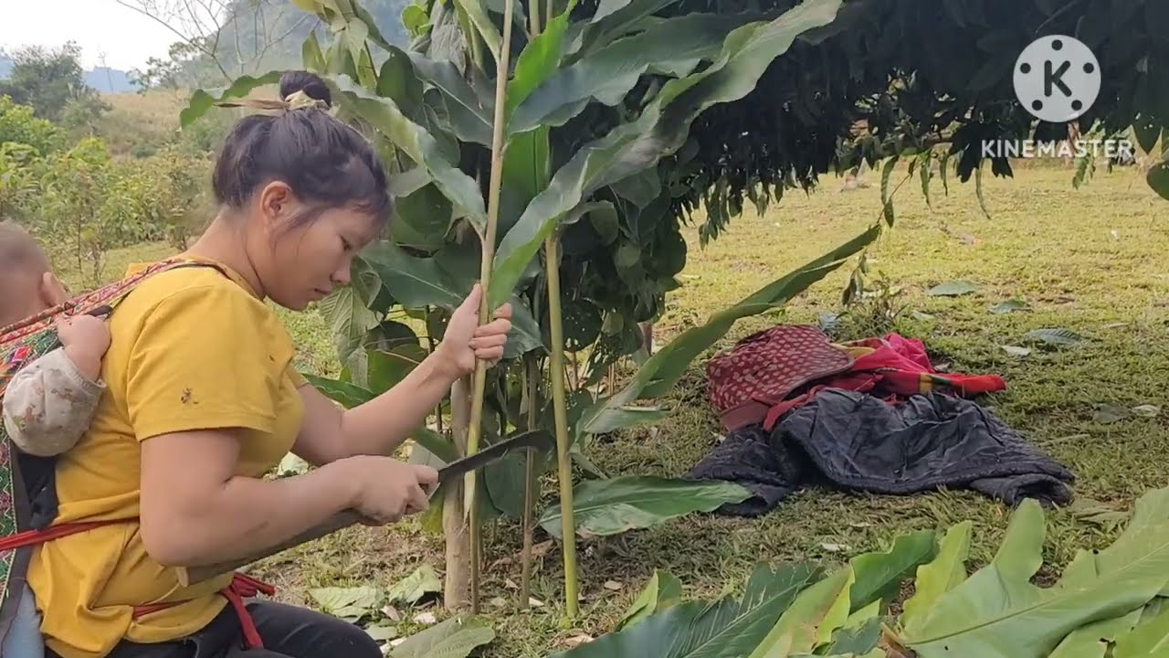 A beggar mother and child set up a temporary shelter