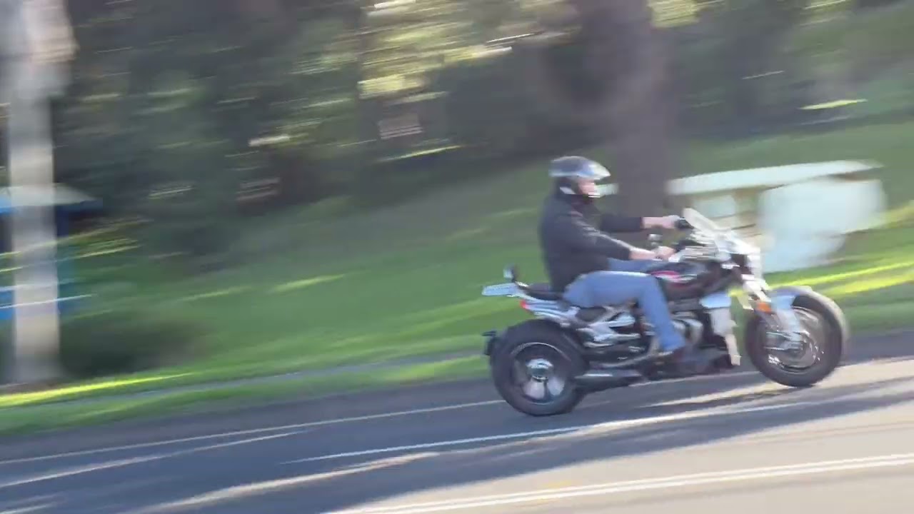 SOUND ON! Triumph Rocket 3R & GT 2500 VANDEMON Titanium Slip-On Mufflers #triumphrocket3 #rocket3r