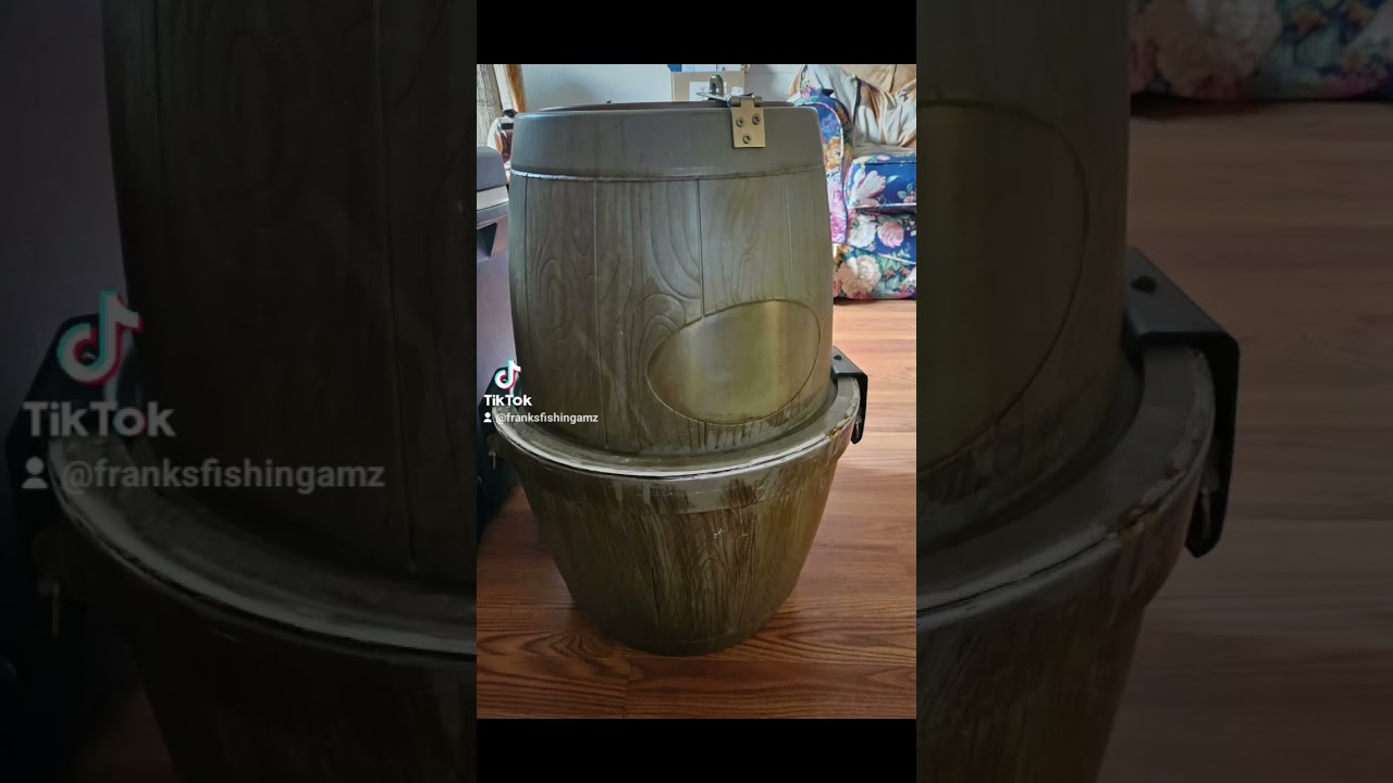 custom cooler and bait tank for fishing at the lake