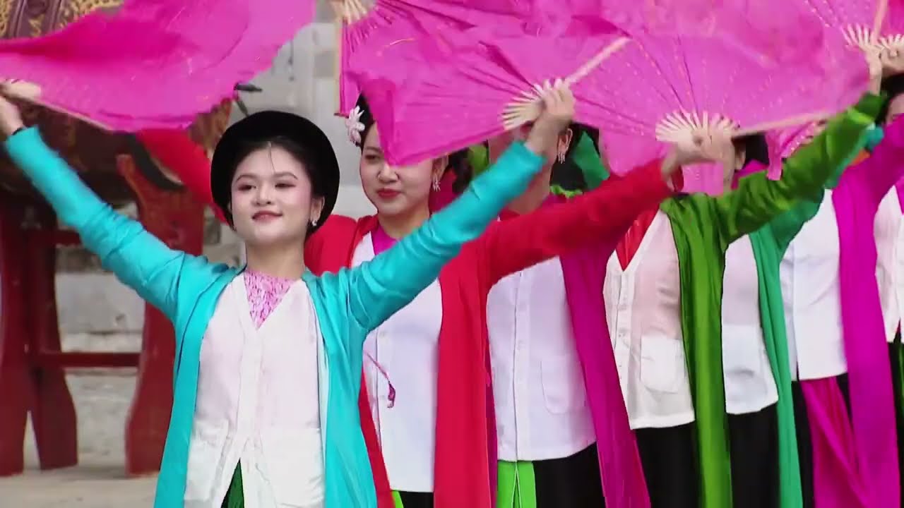 Visitors amazed by royal Tet celebrations at Thang Long imperial citadel