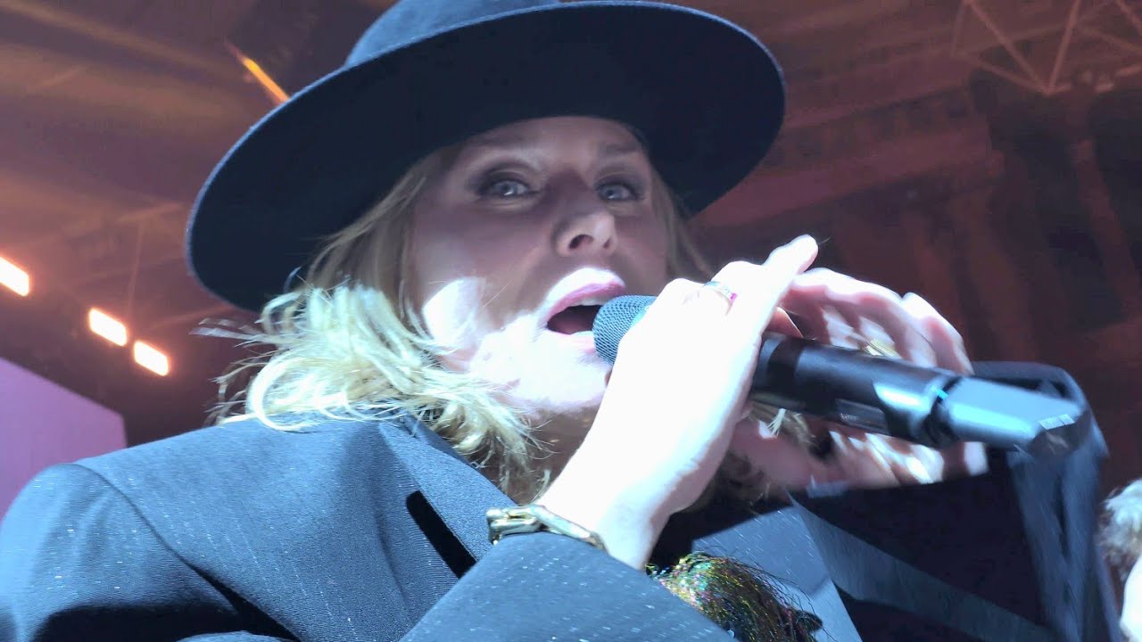 Róisín Murphy - Overpowered / Coo Cool / The Universe - LIVE *4K* FRONT ROW VIEW - London, 18/2/24