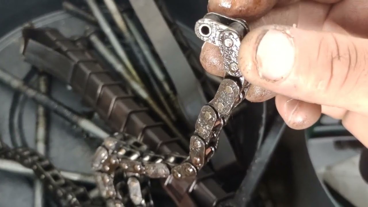 Mercedes Classe A - Quando quebra a corrente de comando veja o prejuízo.