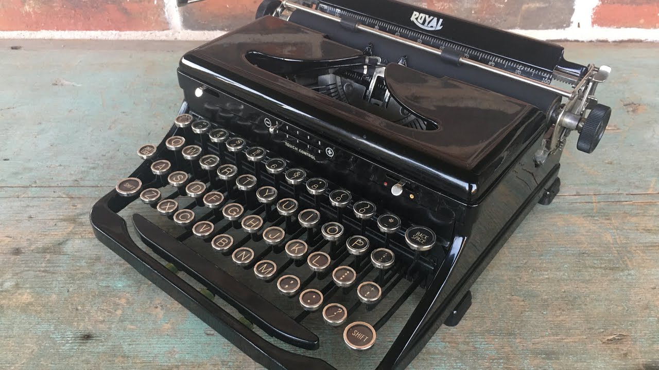 Video review: My-O-My!  1936 Royal Model O - New feet/bumpers/feed roller - Ready to write!