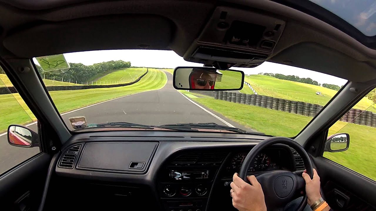 306 XSi 8v at Cadwell Park