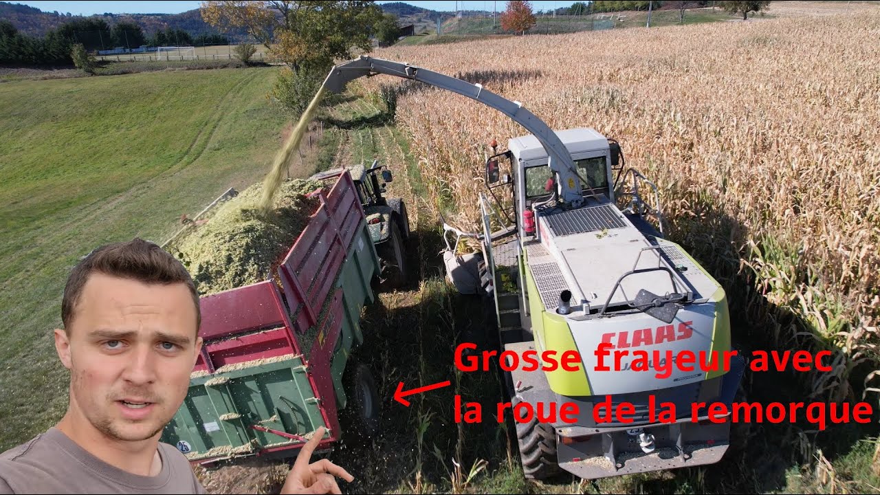 Grosse frayeur avec la remorque à l'ensilage de maïs / Boudineuse et Entraide