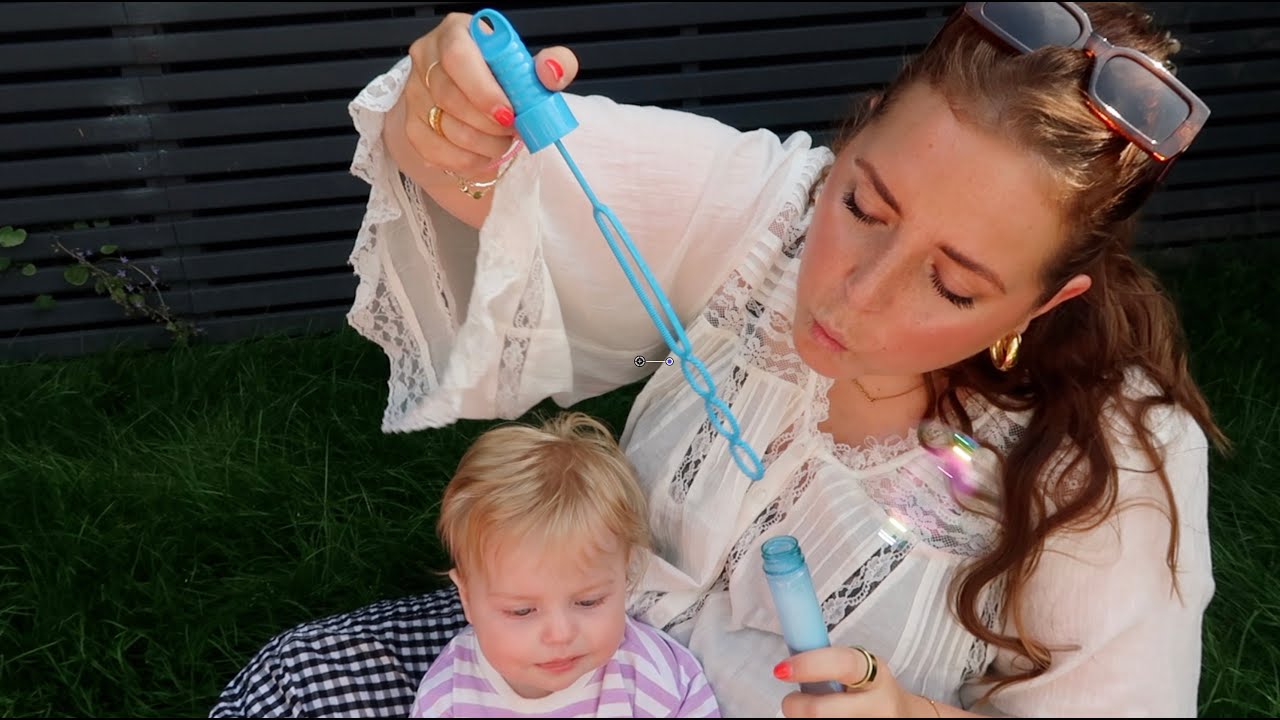Dots first swing, a big garden catch up & a France holiday haul