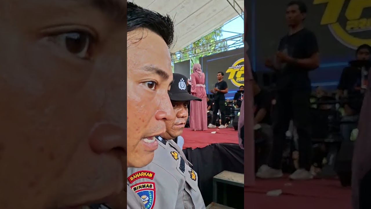 Kedatangan Selfi yamma lida disambut heboh semua penonton,saat hadir di acara dytha musik