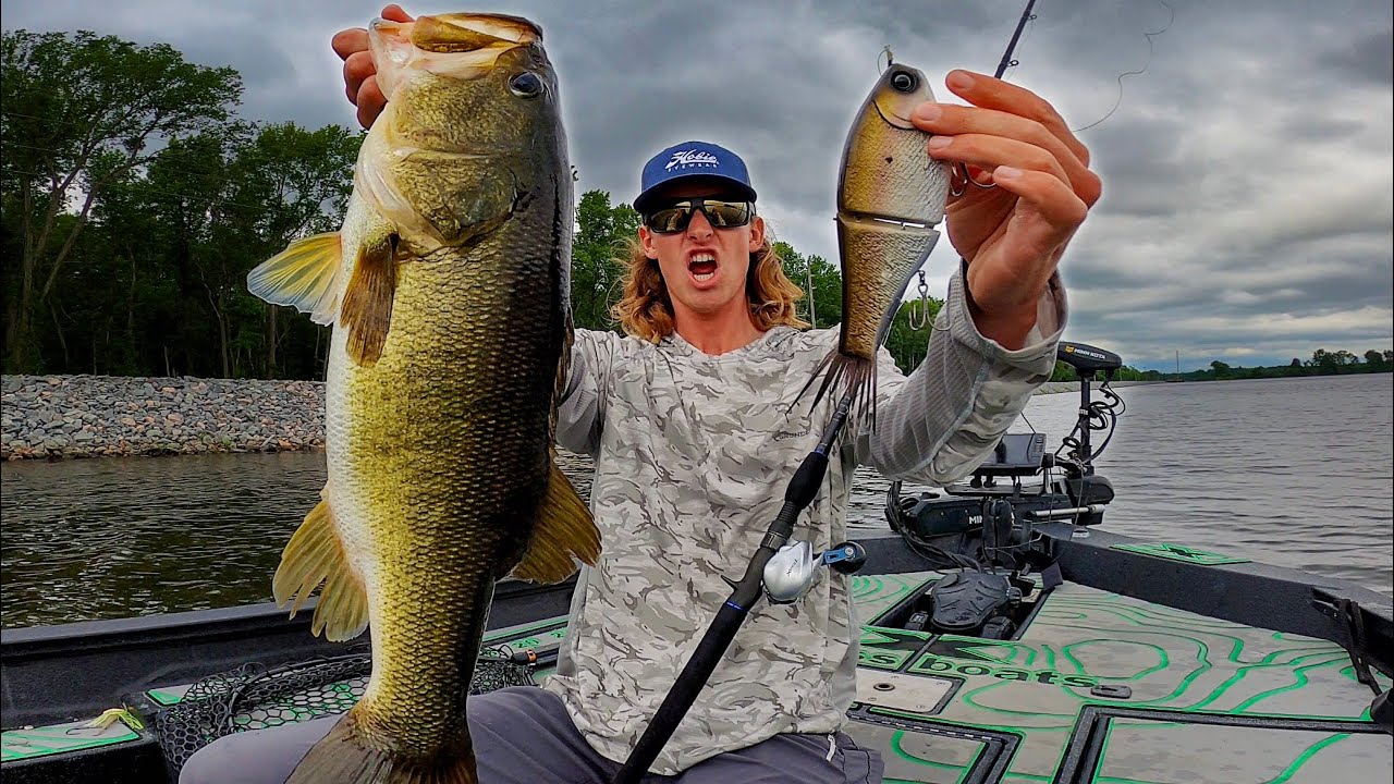 12 HOURS Fishing Only a BIG Glidebait... This is What Happened