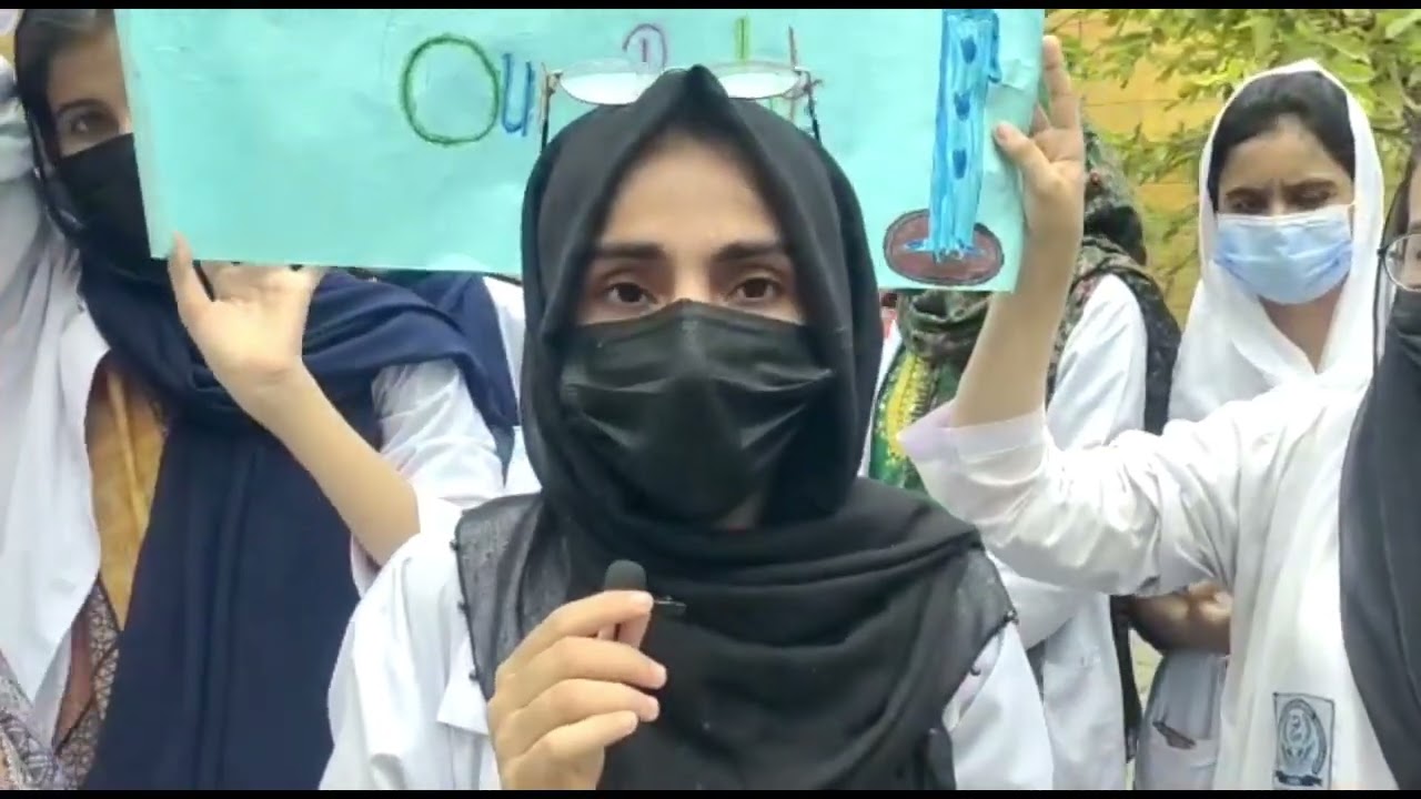 Corruption Nursing | College Larkana |has become the basic | right of the |student rights protest |