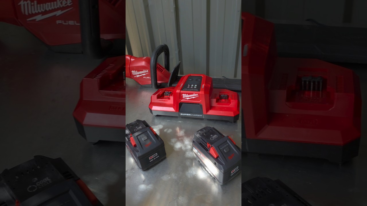 🔋 The M18 Super Charger paired with REDLITHIUM FORGE batteries⚡💪 