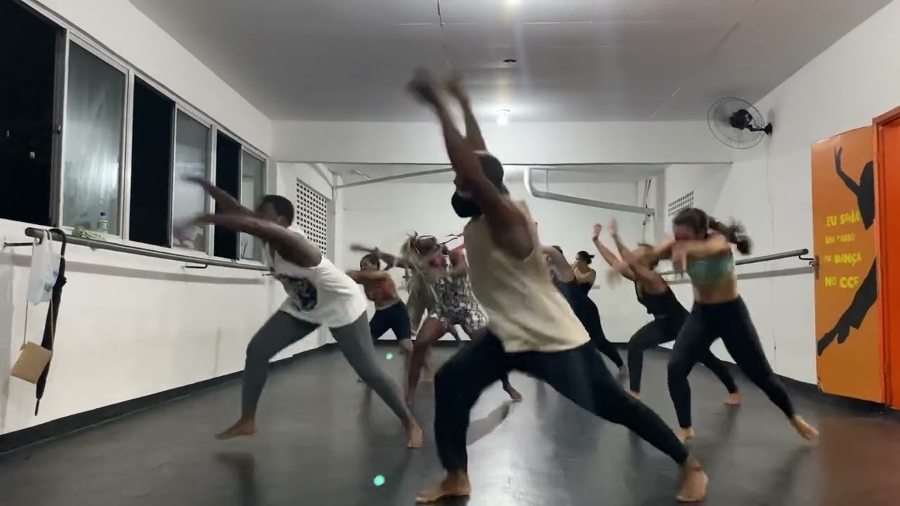 Aula de dança afro-brasileira com Jheferson Mendes