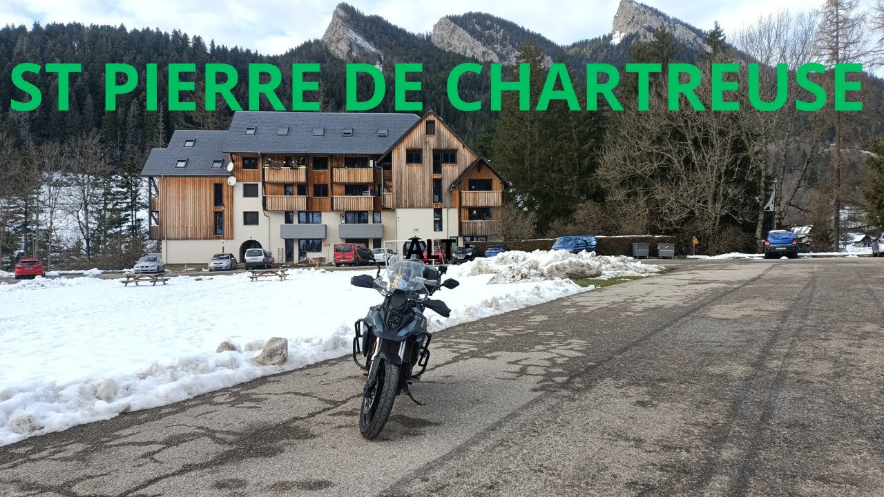 Col de Porte St Pierre de Chartreuse sorite moto de fin d'année 2024 EN SUZUKI  V-STROM 800 SE