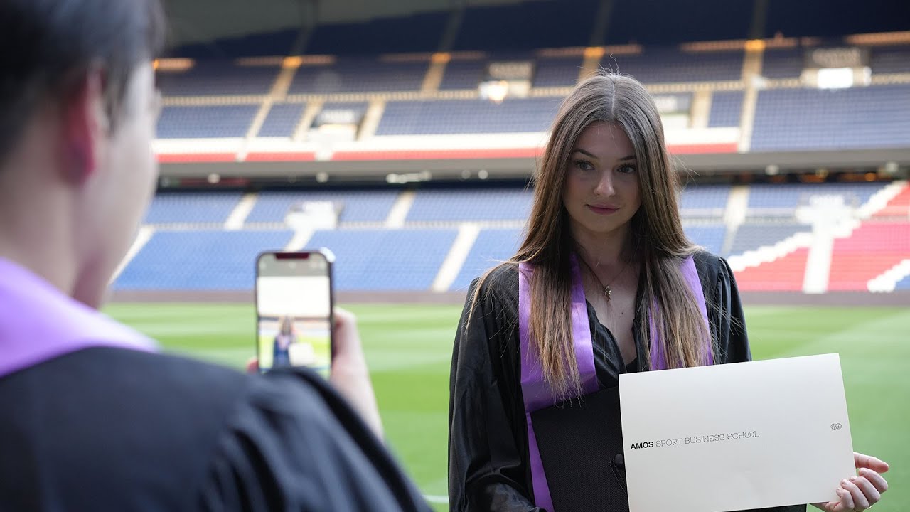 AMOS PARIS | Cérémonie de remise de diplômes au Parc des Princes - PROMO 21/22