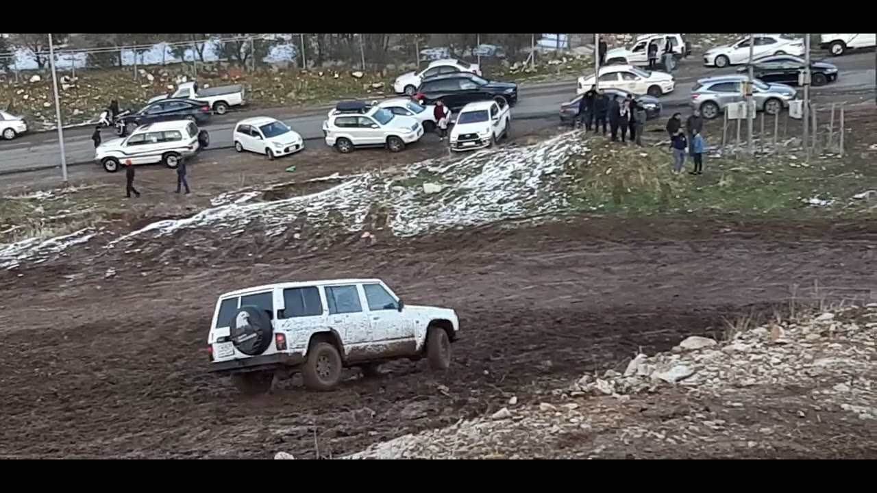 مهرجان صعود السيارات 🚗 🚘 على الجبال وعمل فعاليات وتفحيط ومخاطره كبيره 