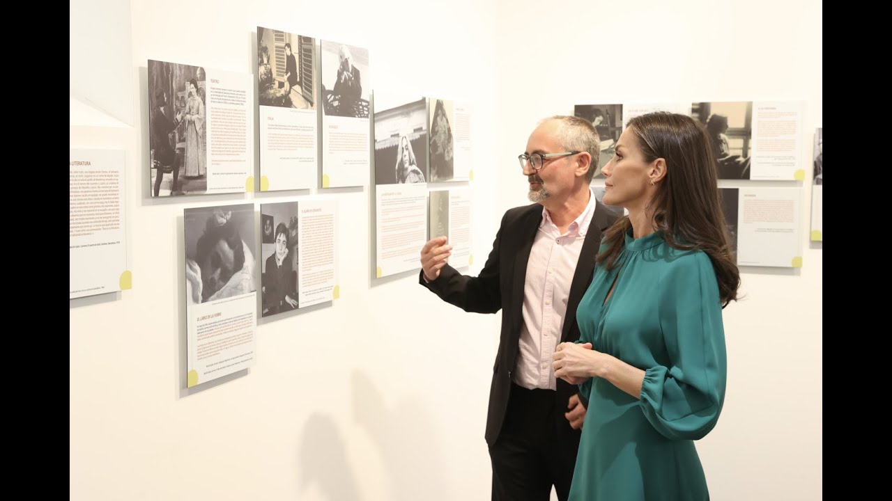 S.M. la Reina asiste a la presentación del proyecto “Ciudad del español” y expo de Carmen Martín