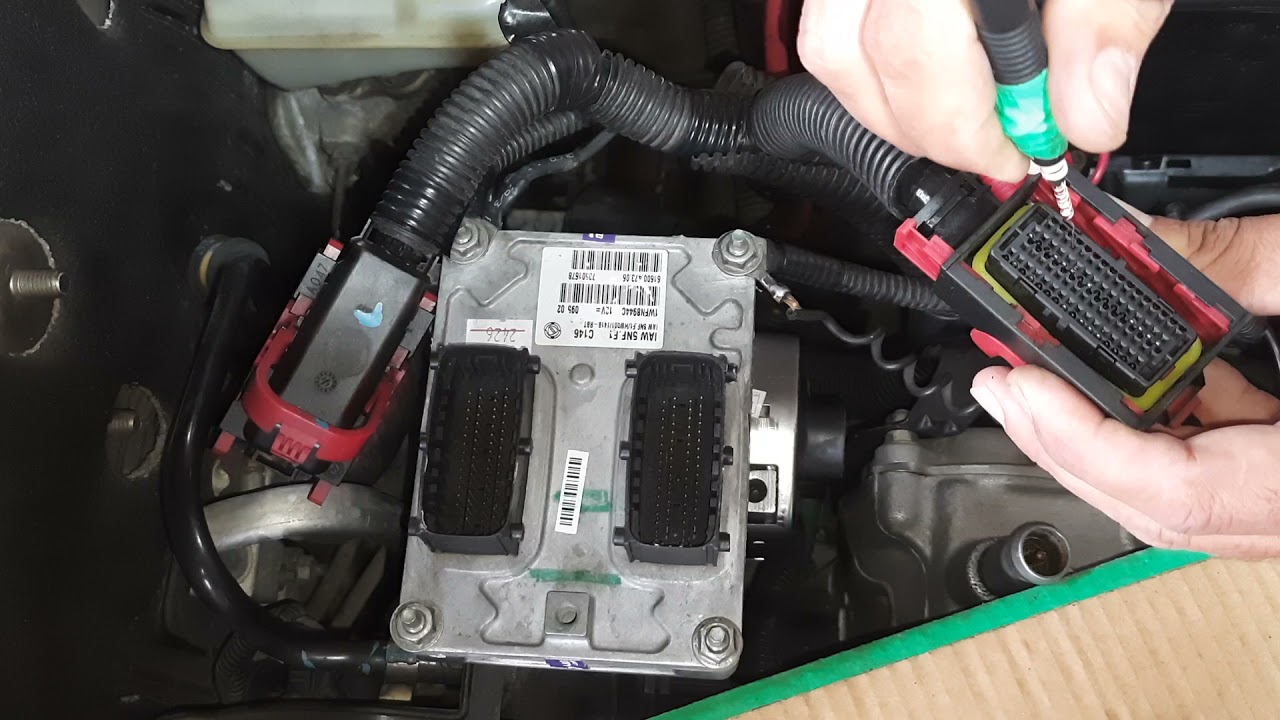 Teste do conector do corpo de borboletas (TBI) até a tomada do Módulo IAW5NF.F1.