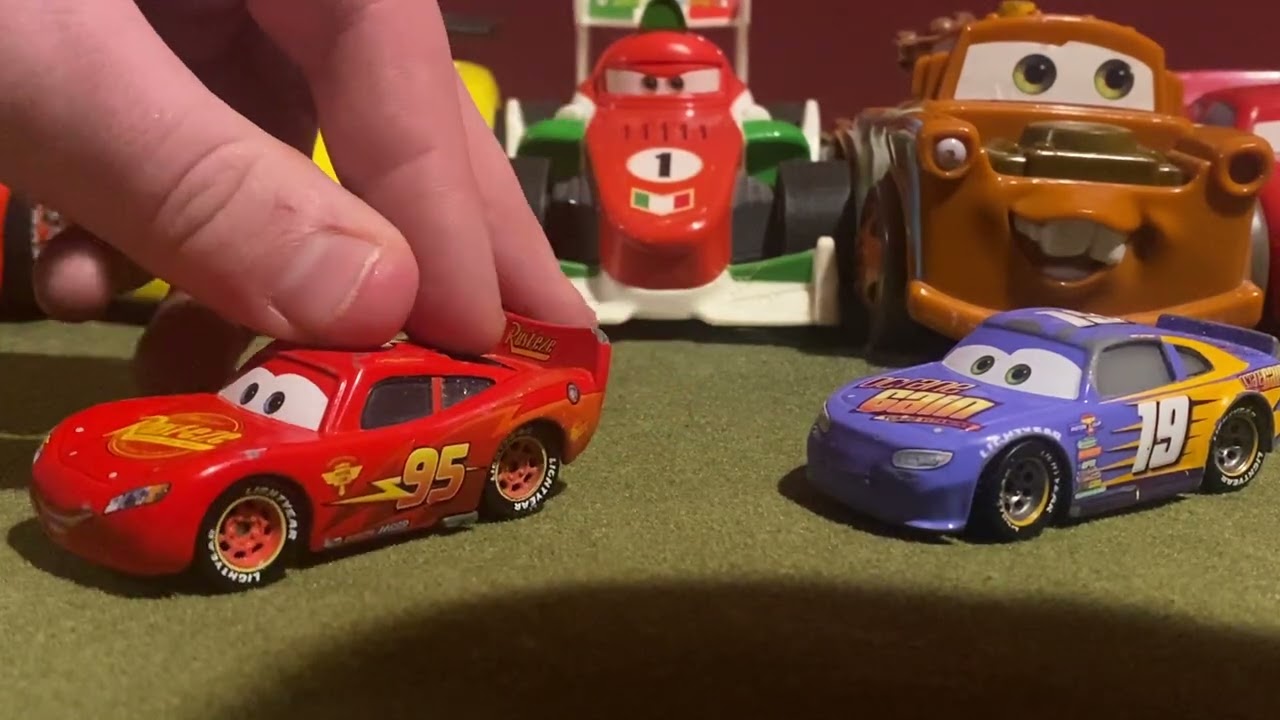 Cars: Lightning McQueen’s Winter Wonder Racing Star