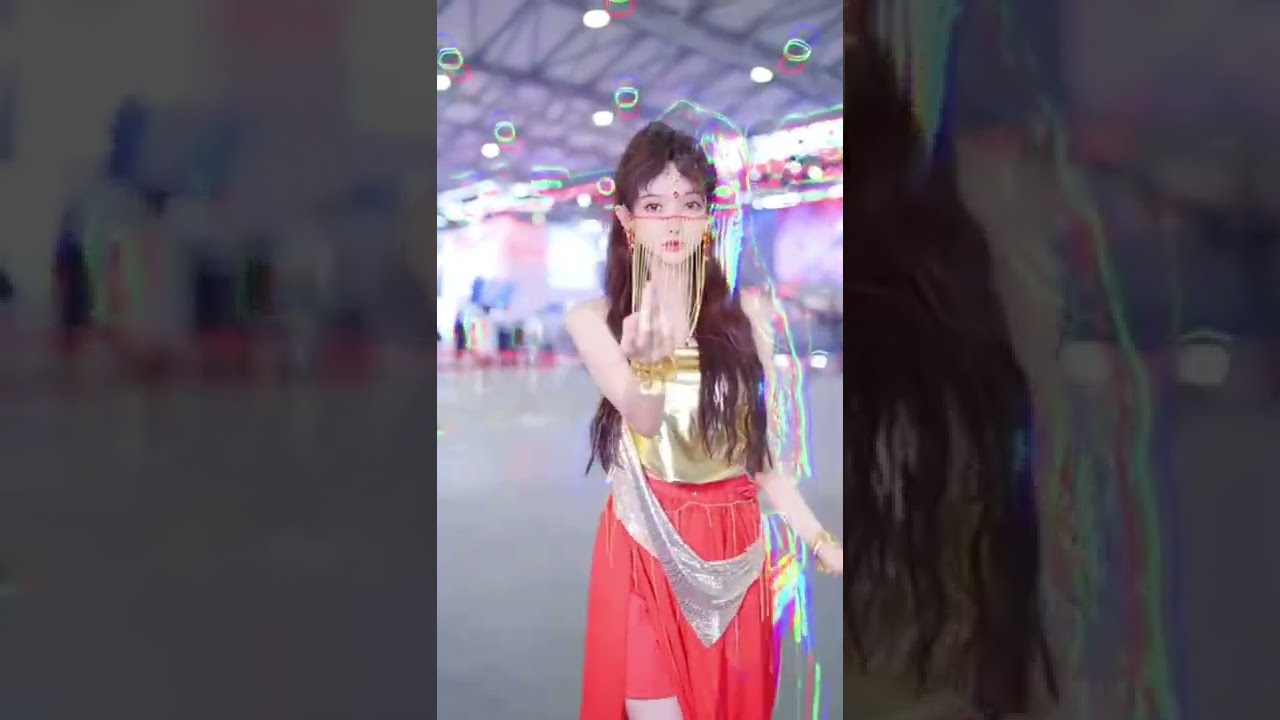 马甲线小姐姐扭胯舞#水蛇腰#养眼 #细腰挑战 #抖音