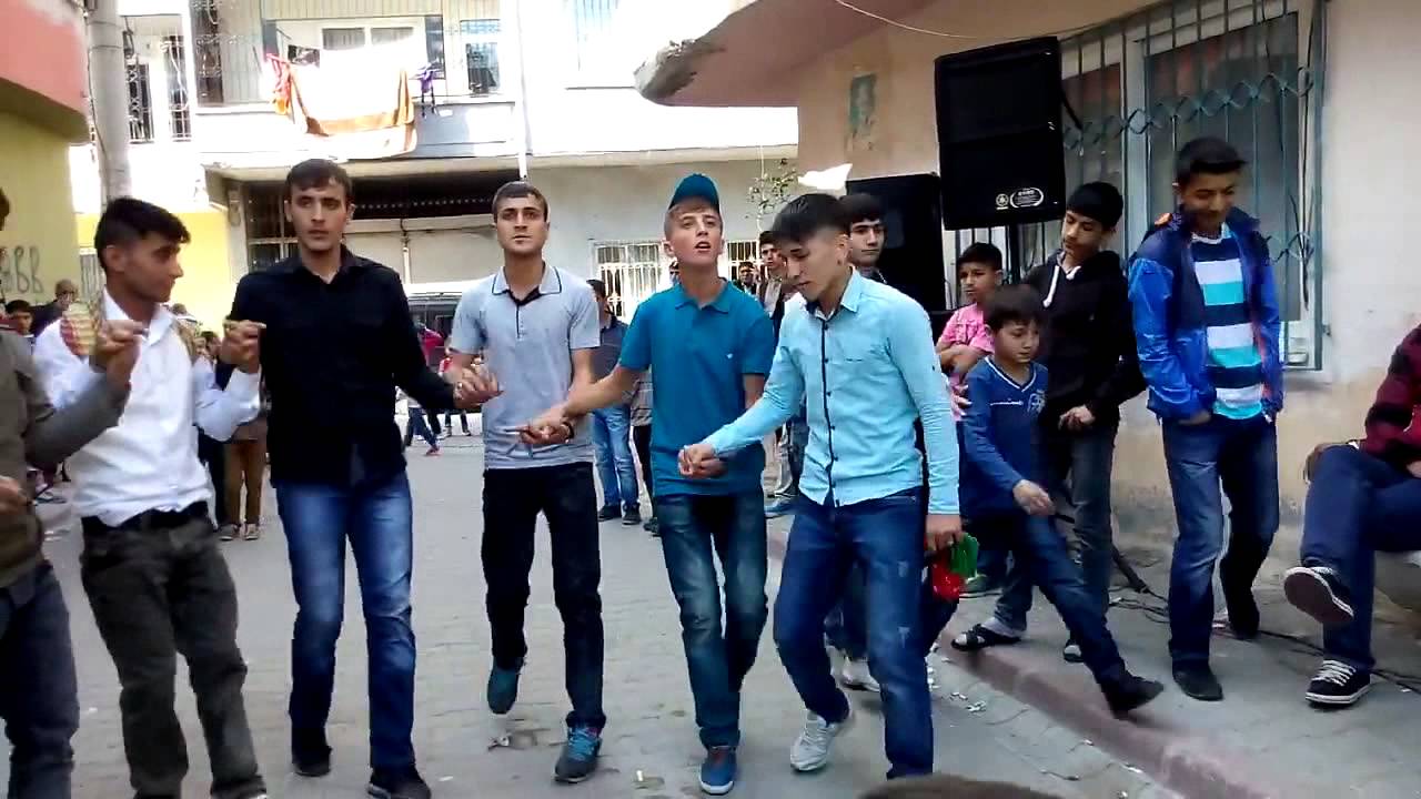 Mersin Taxa Roj Gençlikten Süper Şemame (Sarı Maze Ve Buree Can)
