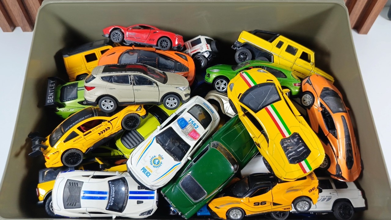 Vamos a elegir coches a escala diecast McLaren 720S, Ferrari SF90, Dodge Charger Hellcat, BMW i8