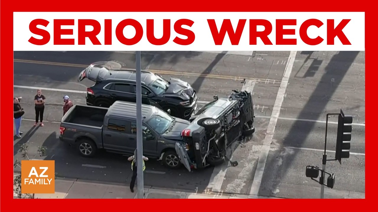 Multi-car crash closes intersection in Mesa