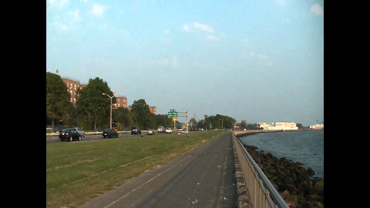 Samsung HMXH100 HD Camcorder Zoom Test