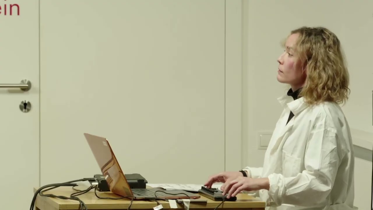 Helga Arias - Astraglossa  - Katrin Isabel Klein