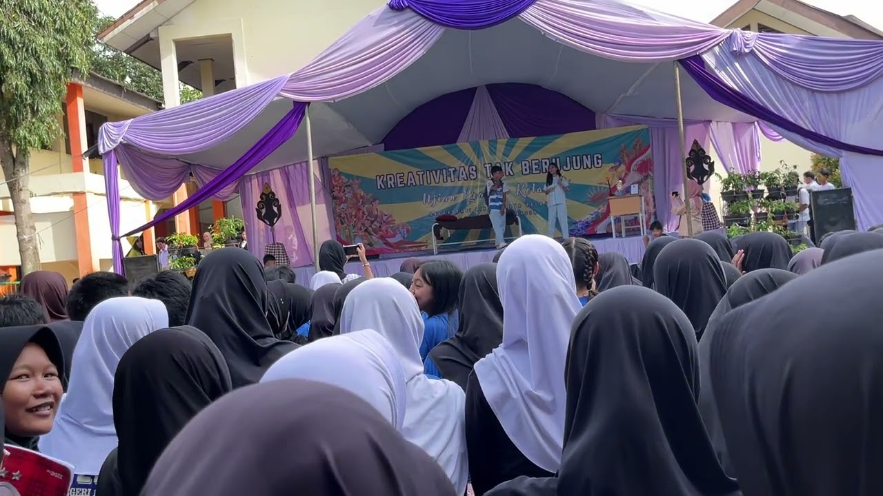Ujian praktik Drama kelas 9B di SMPN 13 Kota Bogor Rabu/11/2026 Dengan judul “Hate anu suwung”