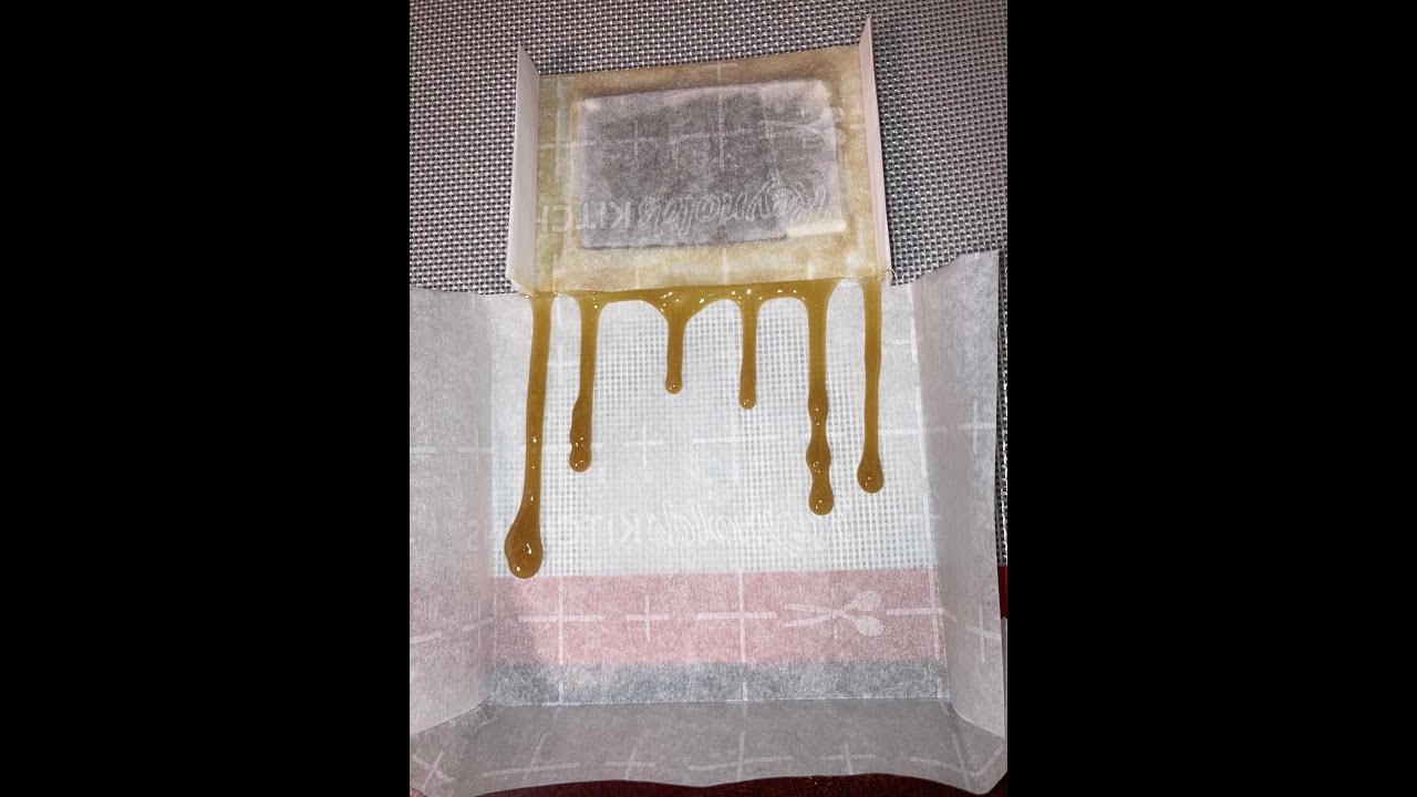 Pressing 10 Grams of Modified Grapes Bubble Hash from Preston Hemp Co. with my 4 ton Dabpress.