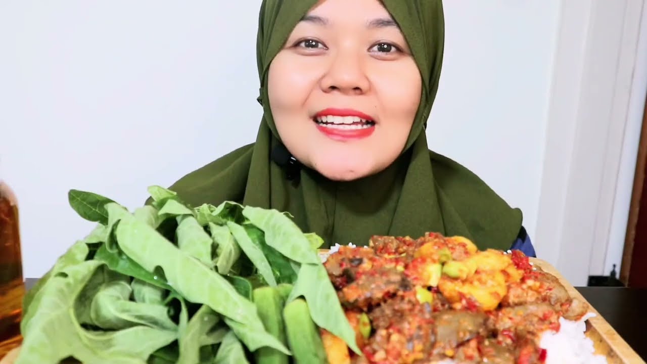 Daun pepaya!! Mukbang Hati ayam ampela pedas