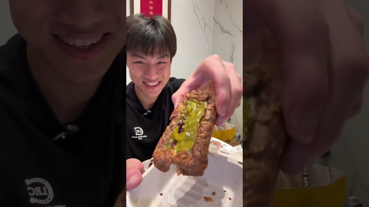 花239元把伦敦小狗和黄油与面包一起炫到爽到底有多快乐！ 买在一起后完全都分不清谁是谁了，不愧是同一家公司#甜品治愈一切 #黄油与面包 #小狗面包 #上海美食 #何绿龙