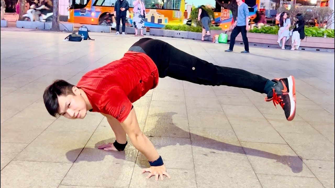 Handstand Nghệ Thuật | Phố đi bộ Nguyễn Huệ | Lê Phạm Thế Vũ | 27.1.2026