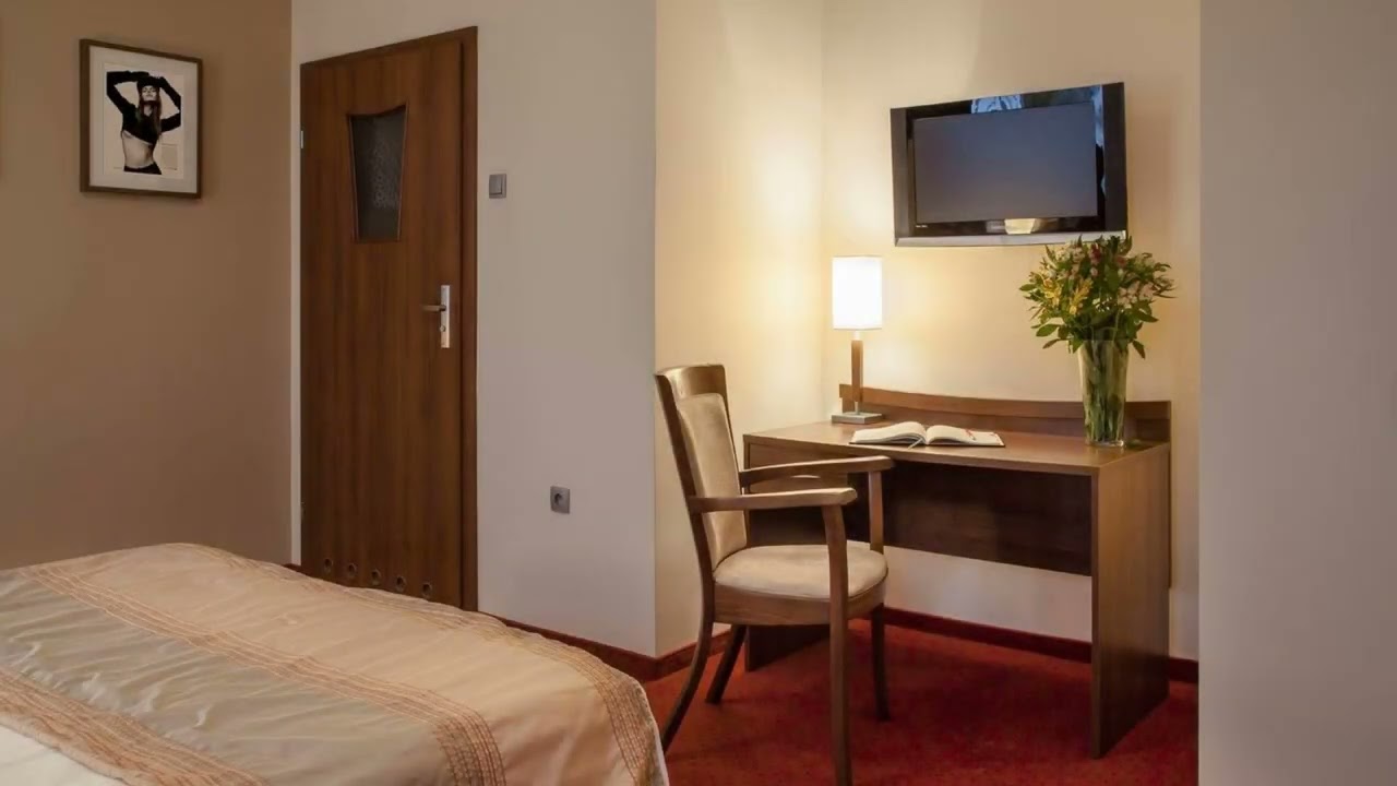 M Hotel, Лодзь, Польша | Отдых с Фалгуни