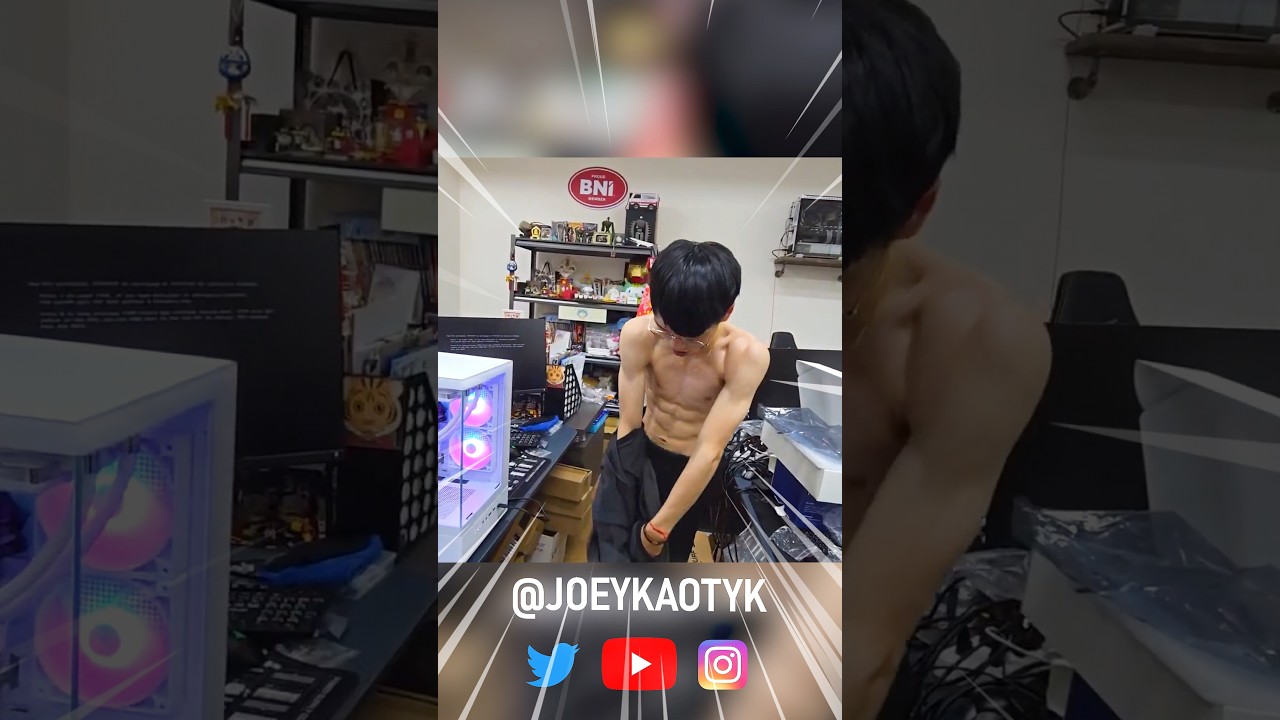 T1 FAKER SHOWS OFF HIS BODY 🤯