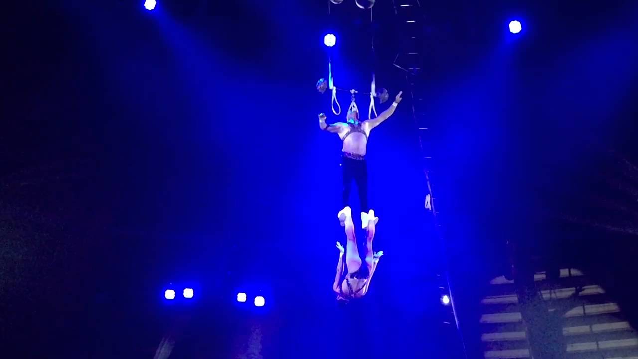 Marinof Duo Trapeze act at CIRCUS KRONE 2016