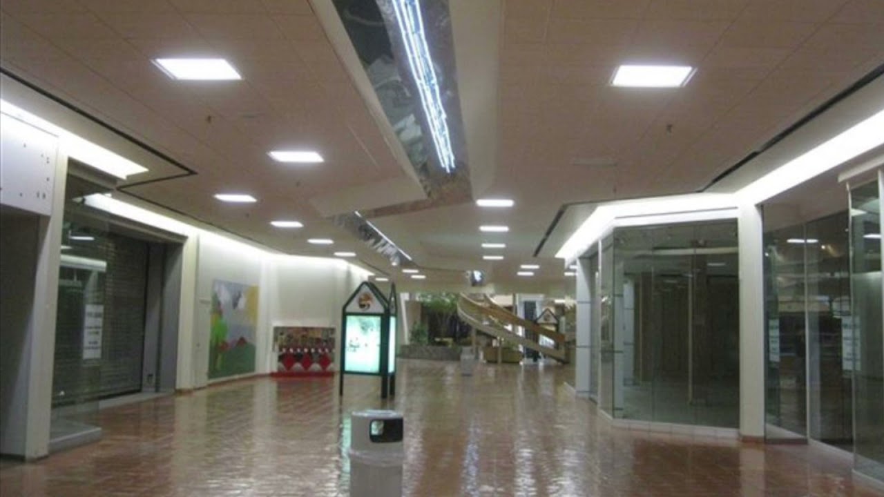 ABBA - Dancing Queen (but it's playing in an empty mall)