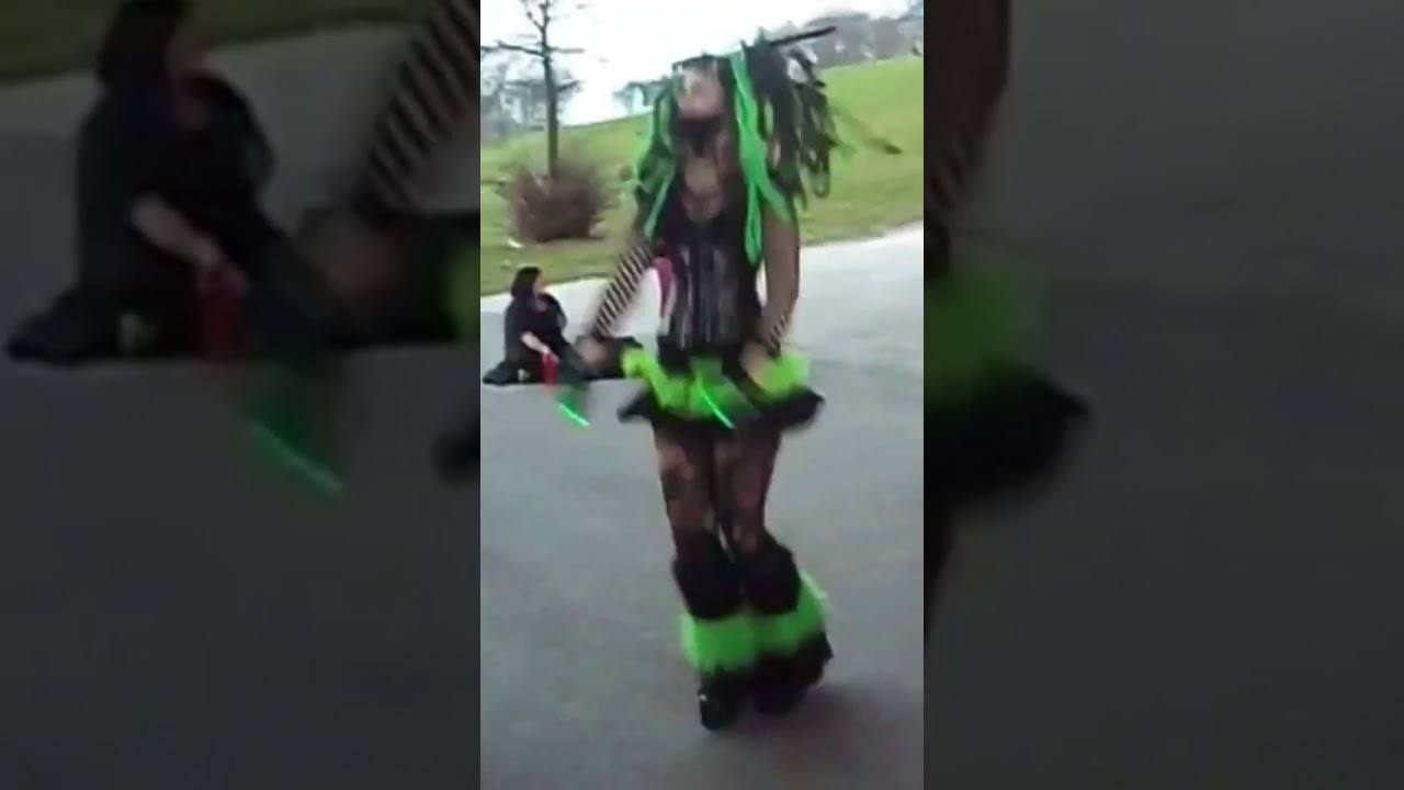 Cybergoth Dance Party - Let's Groove