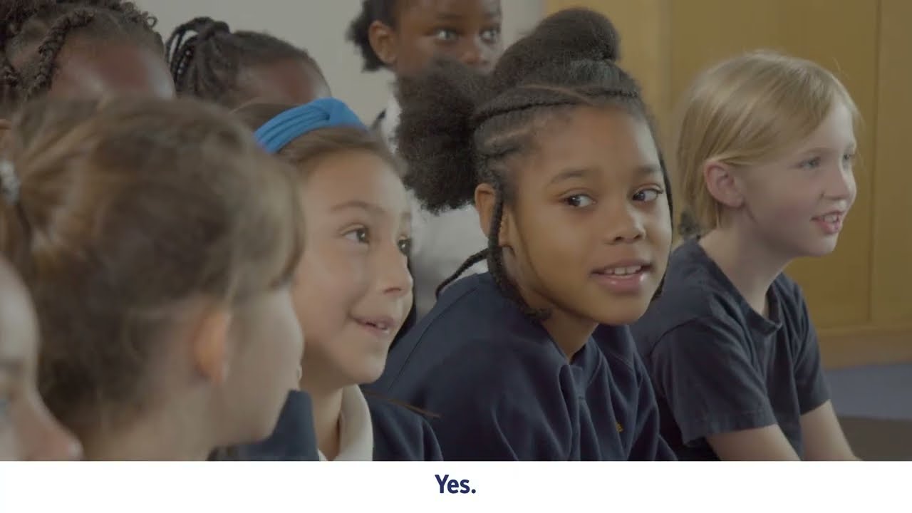Will Poulter meets primary school students