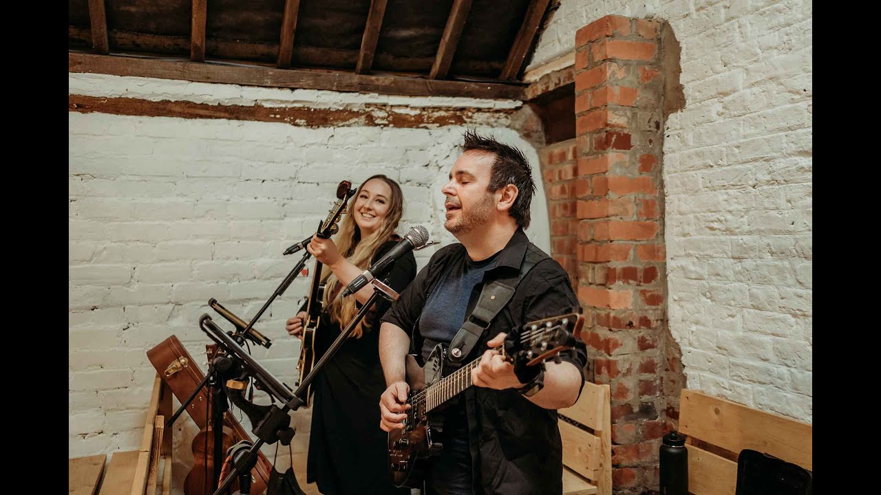 Woolas Barn Roebuck Wedding Band & Acoustic Duo