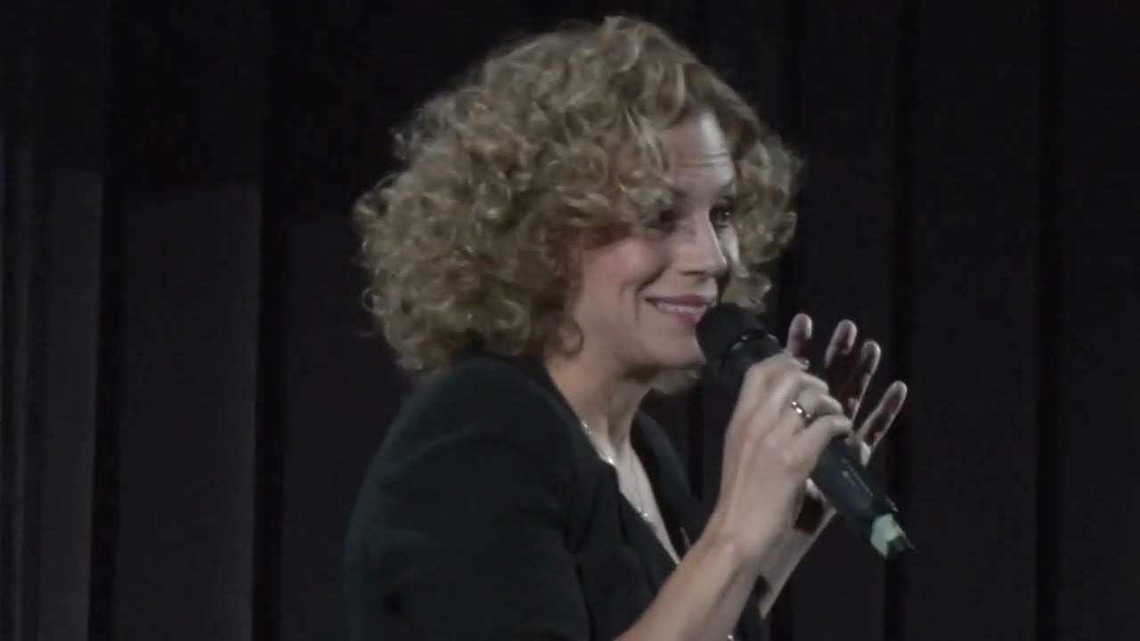 Szinetár Dóra önéletrajzi Stand-Up estje