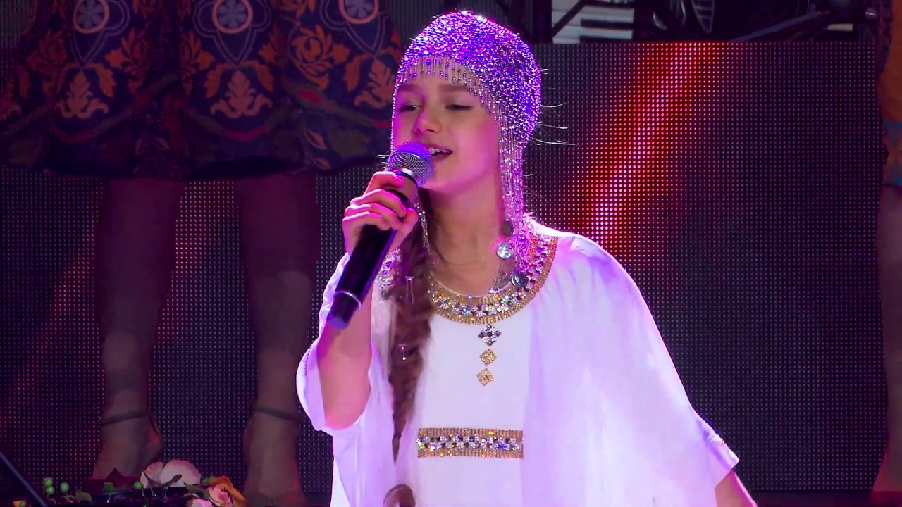 AMELIA UZUN & THARMIS & SIMRAT ORCHESTRA - HELWA YA BALADI (COVER BY DALIDA)