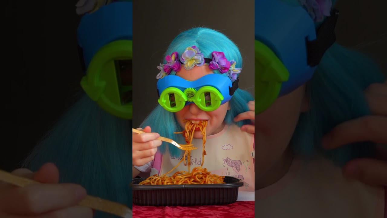 Lollipopz pln&iacute; na koncertě &uacute;koly Vzhůru nohama! 👓↕️🤣#bambule #lollipopz  #vzhurunohama