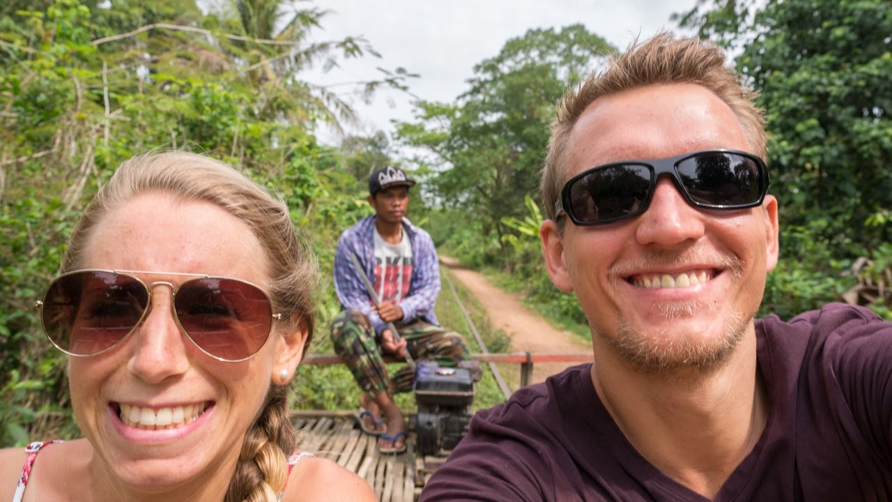 Die verrückteste Zugfahrt unserer Weltreise - Bamboo Train Battambang - Kambodscha | VLOG 208