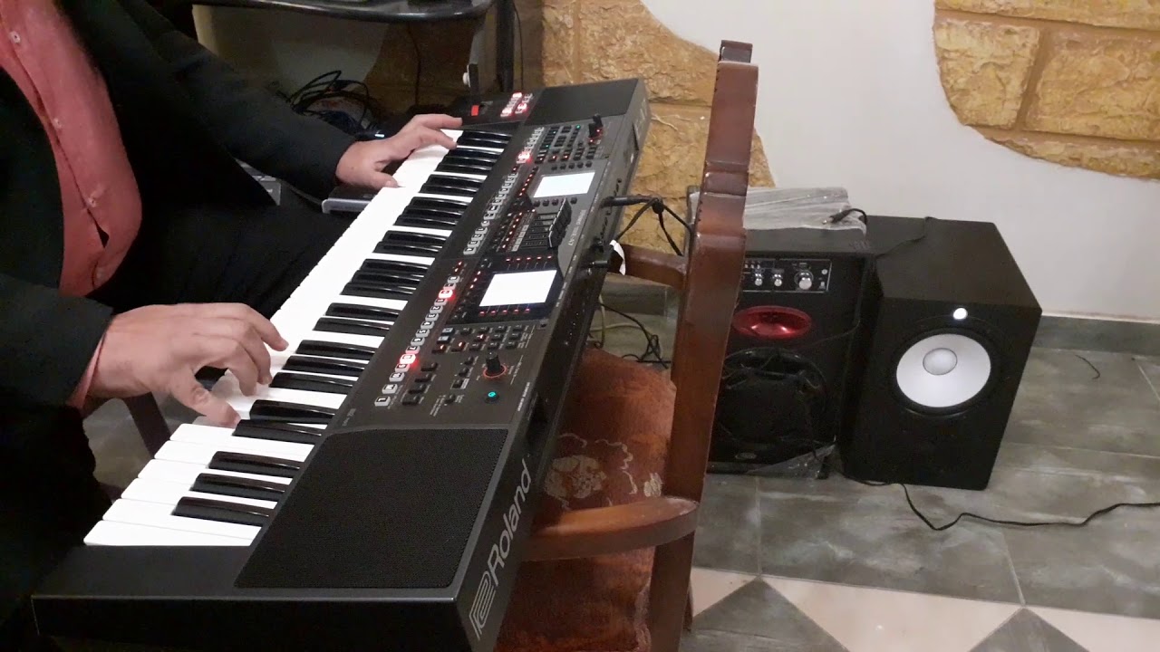 اغنية يا مسهرنى أم كلثوم عزف لايف وائل ألكسندر ب roland  ea7